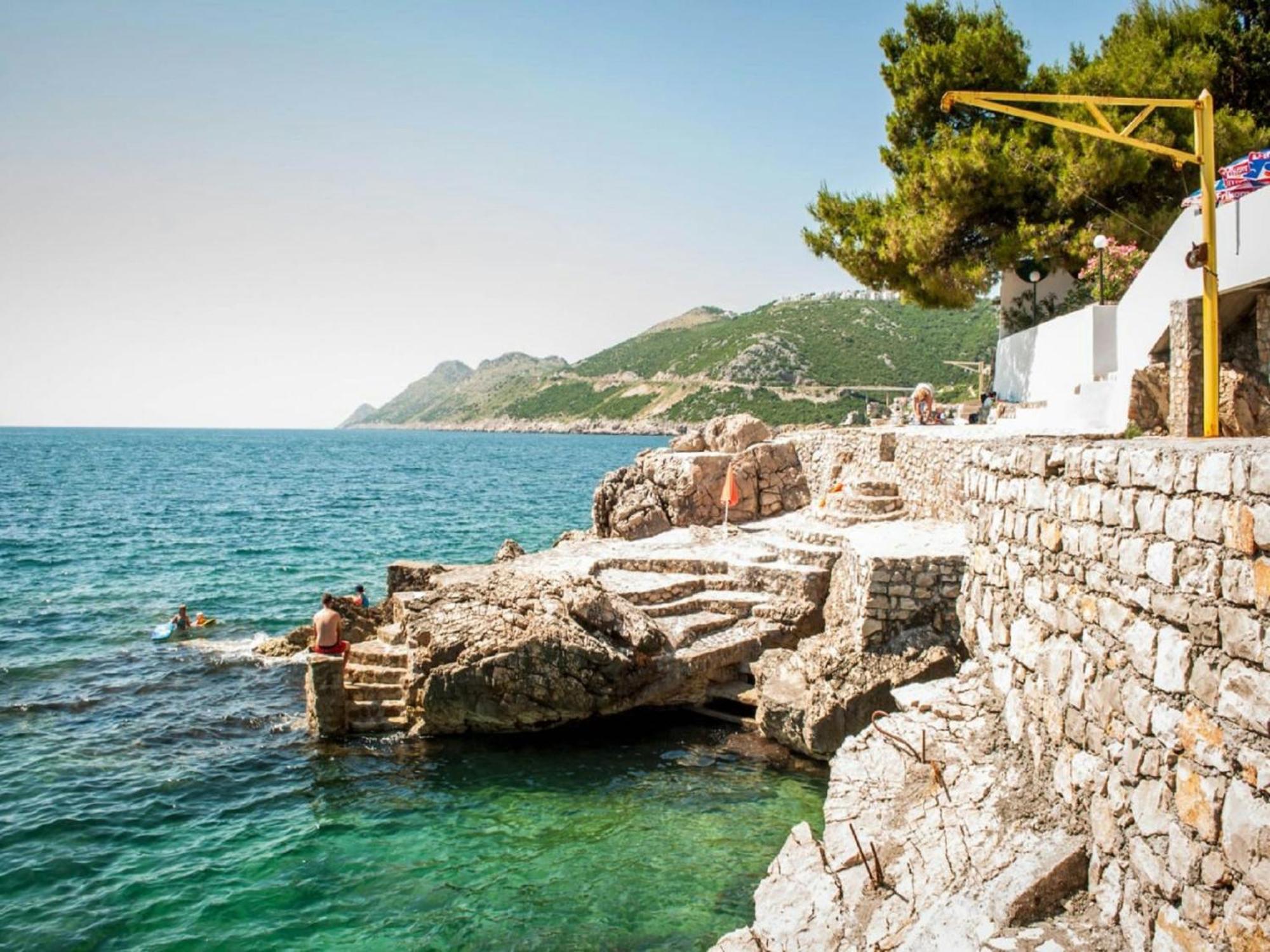 Apartments & Rooms Elite Dobra Voda Bagian luar foto